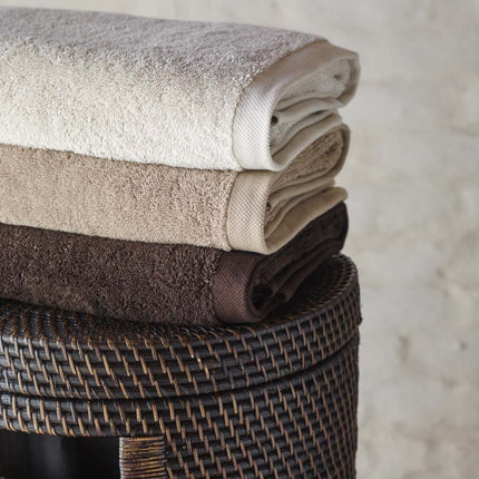 Aquanova London handdoeken Desert, Almond en Pecan - Cino wasmand - bithliving.com