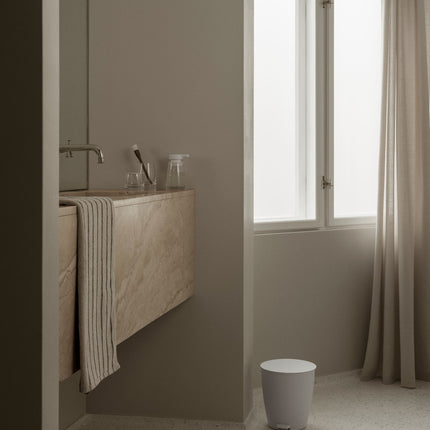 Blomus Ava White accessoires - Tuufa badmat - Arto handdoek - bithliving.com