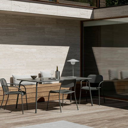 Blomus Yua tuintafel en tuinstoelen Granite Gray - bithliving.com