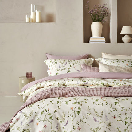 Vandyck Virella Cream Tan & Washed Cotton Viola dekbedovertrekken - Home Pique sprei in Viola & Cream Tan - bithliving.com