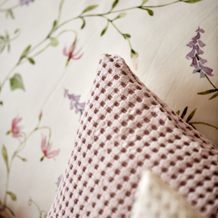 Vandyck dekbedovertrek Virella in Cream Tan - Home Pique kussenslopen in Viola & Cream Tan - bithliving.com